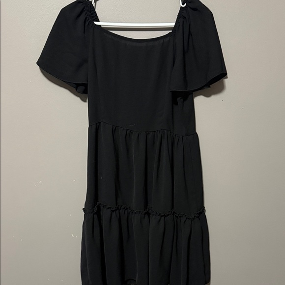 Elegant Black Women's Dress - Picture 2 of 2